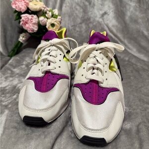 Nike Women's White and Purple Sneakers